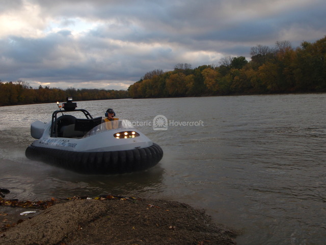 Image Navy LCAC training hovercraft