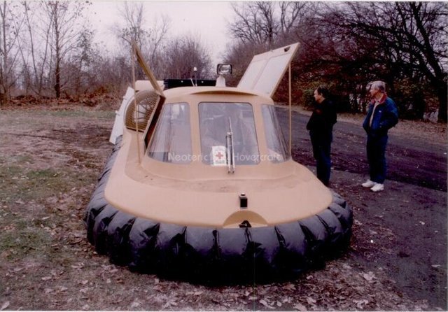Swamp navigation hovercraft