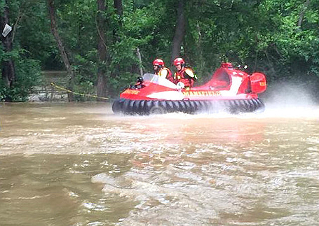 Photo Neoteric Hovercraft flood rescue Texas Mansfield Fire Department