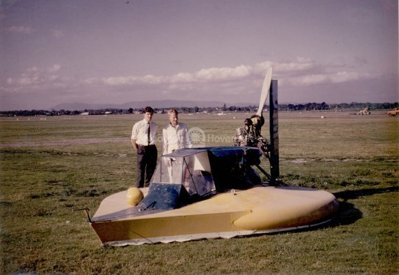 Early hovercraft development