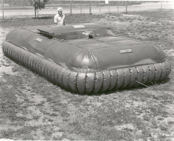 Hoverlifter for cranberry spraying, 1992