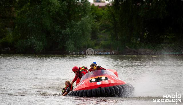 Image Water Rescue WOPR Hovercraft Poland