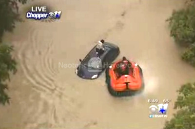 Video Hovercraft flood rescue vehicle Wylie Fire-Rescue Texas flooding
