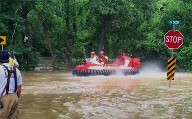 Louisiana flood news Flood rescue vehicle