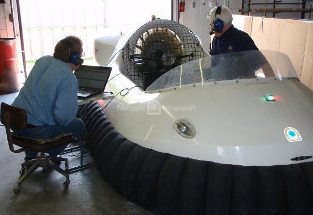 Photo Neoteric hovercraft testing