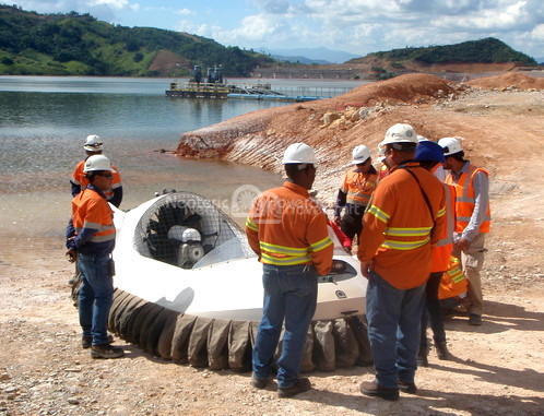 http://photos.neoterichovercraft.com/galleries/miscellaneous/Spotlight2/photos/elllagel.jpg