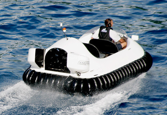 http://photos.neoterichovercraft.com/galleries/miscellaneous/Spotlight2/photos/suri.jpg