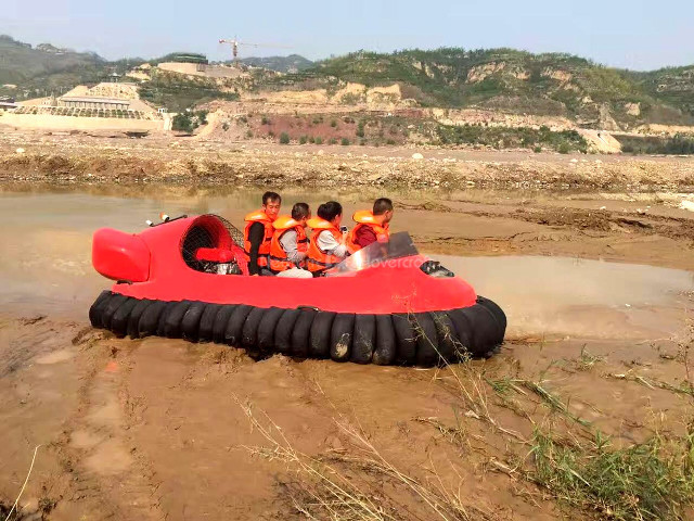 China hovercraft Yellow River Tourist Attractions LuLiang Jujube Festival Qikou