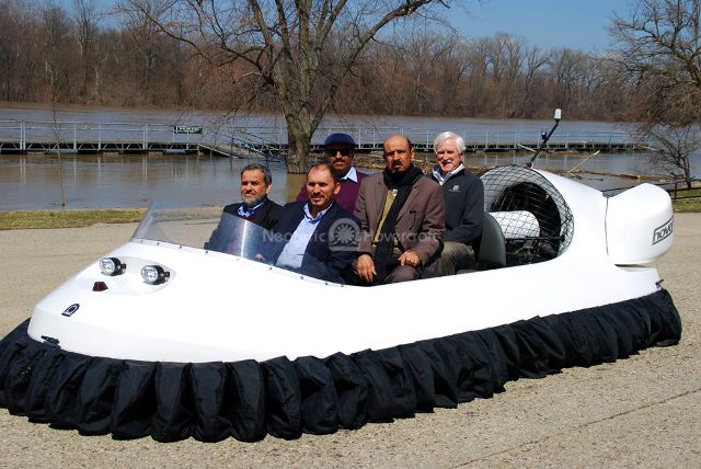 http://photos.neoterichovercraft.com/galleries/miscellaneous/spotlight/photos/1306incraftonshore.jpg