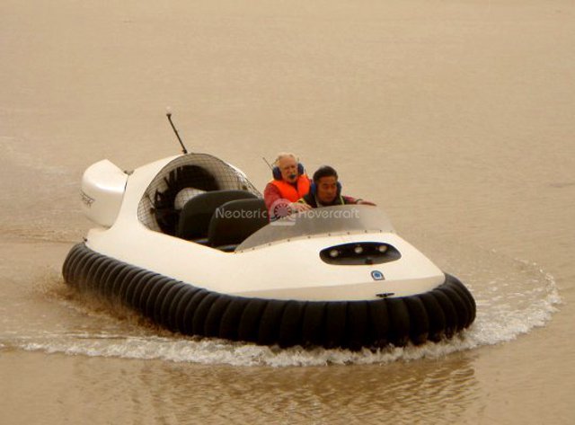 Image hovercraft Mubarak Al-Kabeer Port construction Kuwait
