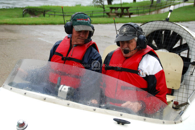 Airline pilot Buys Neoteric Hovercraft kit