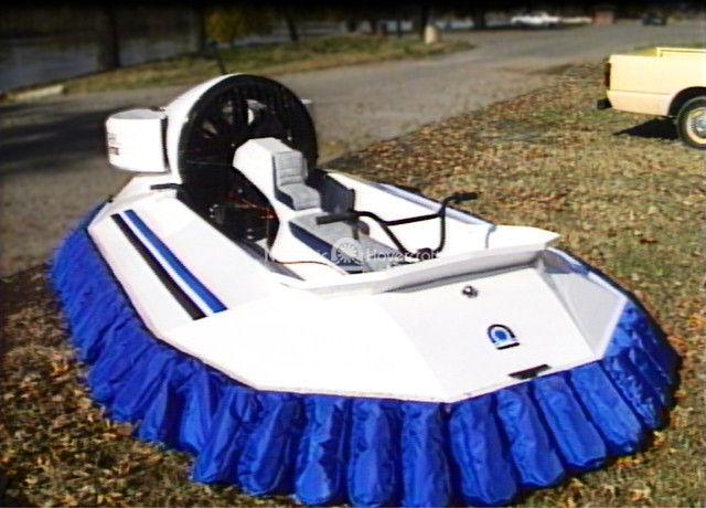 http://photos.neoterichovercraft.com/galleries/miscellaneous/spotlight/photos/questrek.jpg