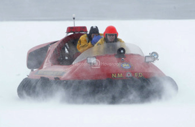 http://photos.neoterichovercraft.com/galleries/miscellaneous/spotlight/photos/recentrescue.jpg