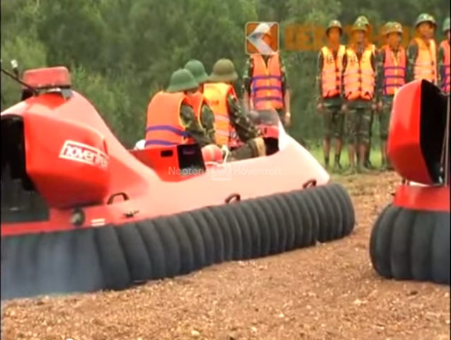Rescue hovercraft video flight training