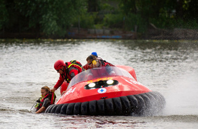 Photo Neoteric Rescue Hovercraft Poland WOPR Hovercraft water rescue