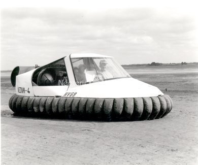 Classic Neoteric Neova 4 with Seating for Four