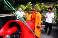 Photo Thailand flood rescue hovercraft Neoteric